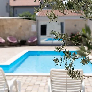 https://apartments-ivan-biograd-na-moru.hotelinzadar.com